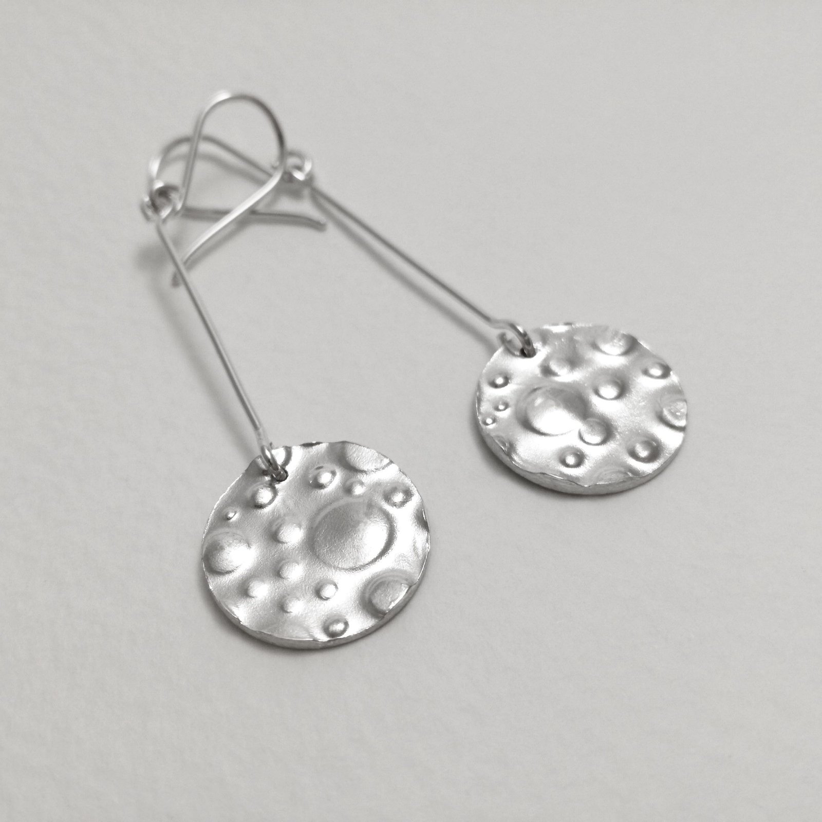 Pendientes con textura original de círculos