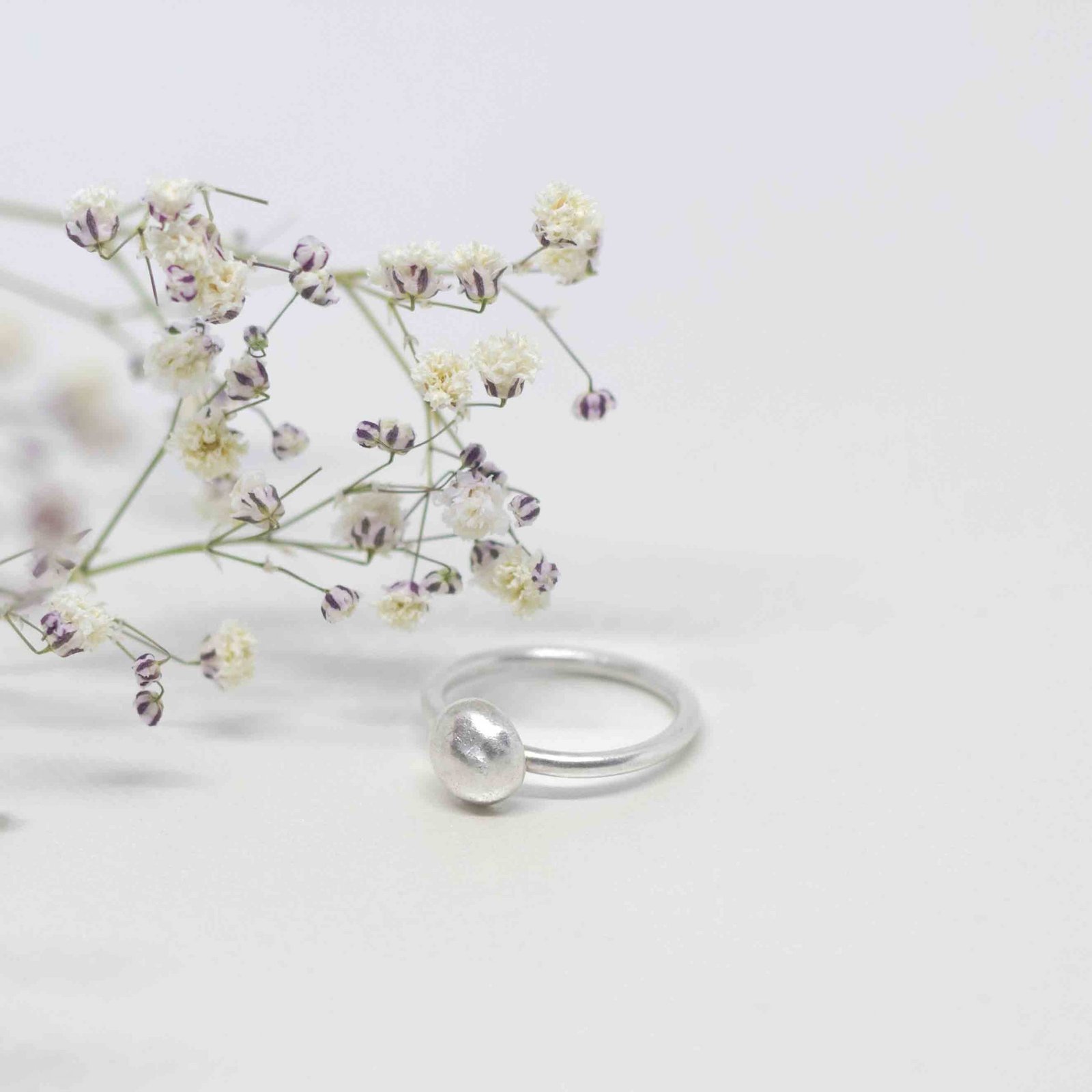 Anillo gota de plata