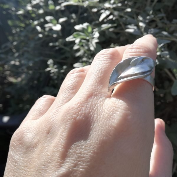Anillo hoja plata